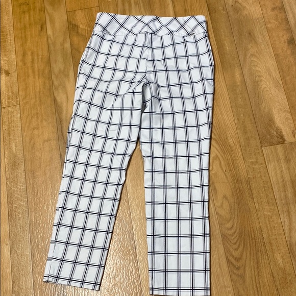 Stampin' Up! White and Black Plaid Pantsuit - Picture 4 of 8